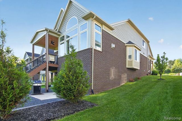 8236 Stoney Creek Drive, South Lyon, MI 48178