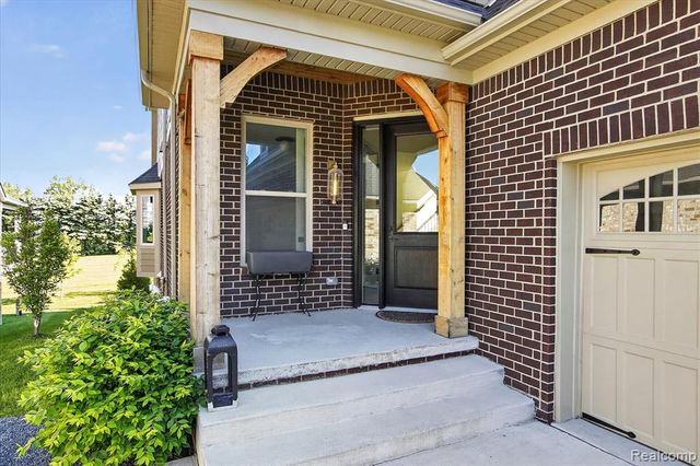8236 Stoney Creek Drive, South Lyon, MI 48178