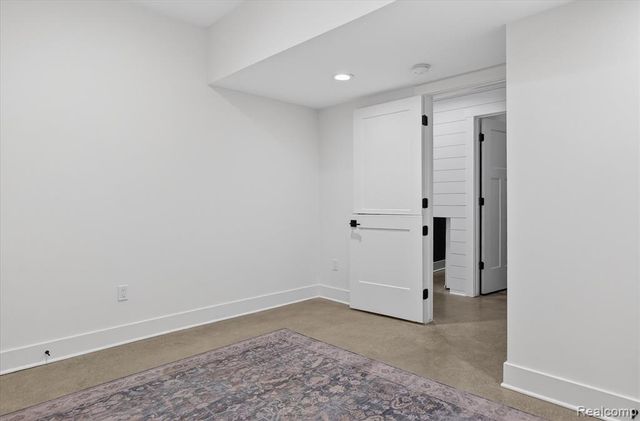8236 Stoney Creek Drive, South Lyon, MI 48178