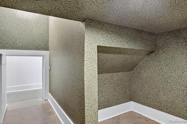 8236 Stoney Creek Drive, South Lyon, MI 48178