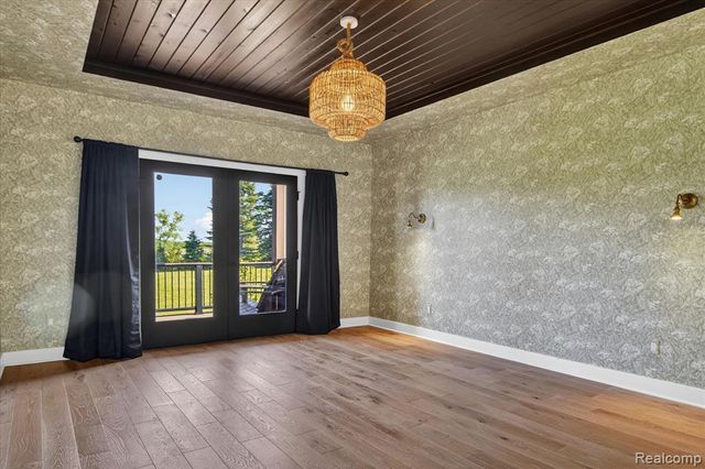 8236 Stoney Creek Drive, South Lyon, MI 48178