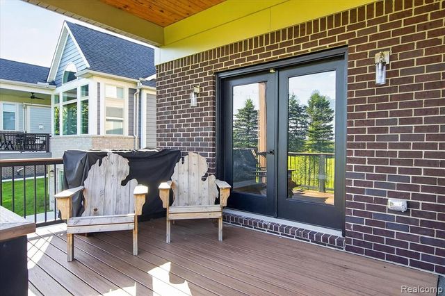 8236 Stoney Creek Drive, South Lyon, MI 48178