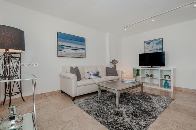 949 Pennsylvania Ave 307, Miami Beach, FL 33139