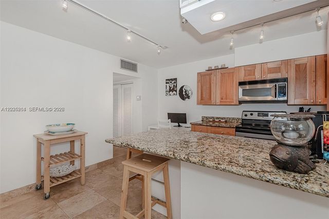 949 Pennsylvania Ave 307, Miami Beach, FL 33139