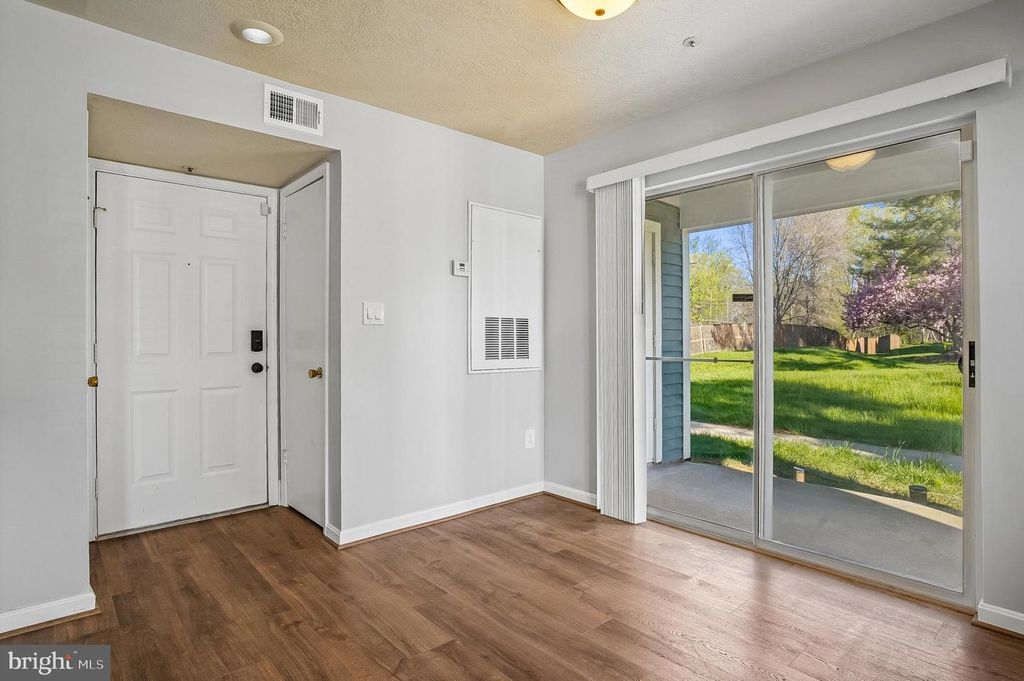 Image 13 of property listing at 13424 LORD DUNBORE PL #2-4, Upper Marlboro, MD 20772