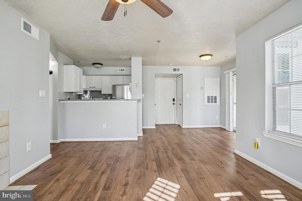 Image 18 of property listing at 13424 LORD DUNBORE PL #2-4, Upper Marlboro, MD 20772