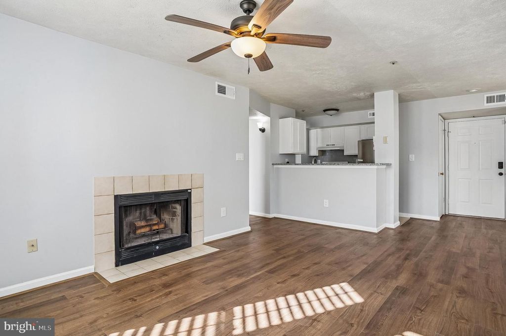 Image 19 of property listing at 13424 LORD DUNBORE PL #2-4, Upper Marlboro, MD 20772