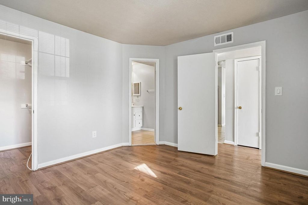 Image 25 of property listing at 13424 LORD DUNBORE PL #2-4, Upper Marlboro, MD 20772