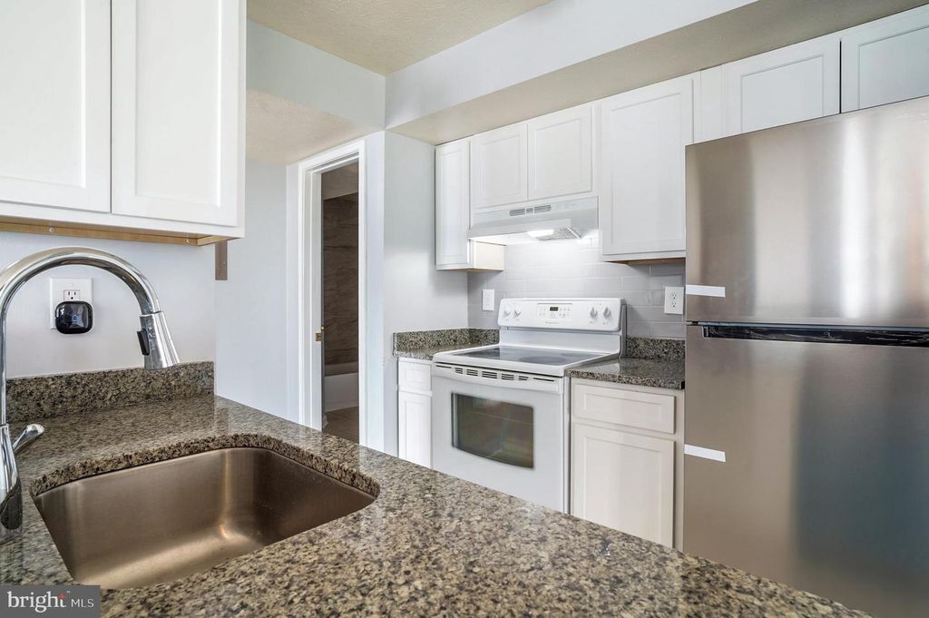 Image 7 of property listing at 13424 LORD DUNBORE PL #2-4, Upper Marlboro, MD 20772