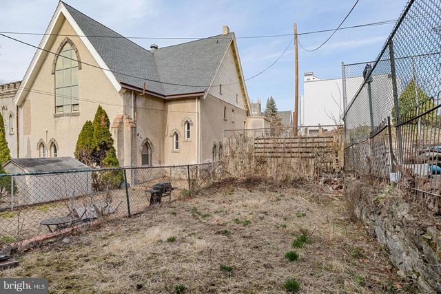 213 DAWSON ST, Philadelphia, PA 19128