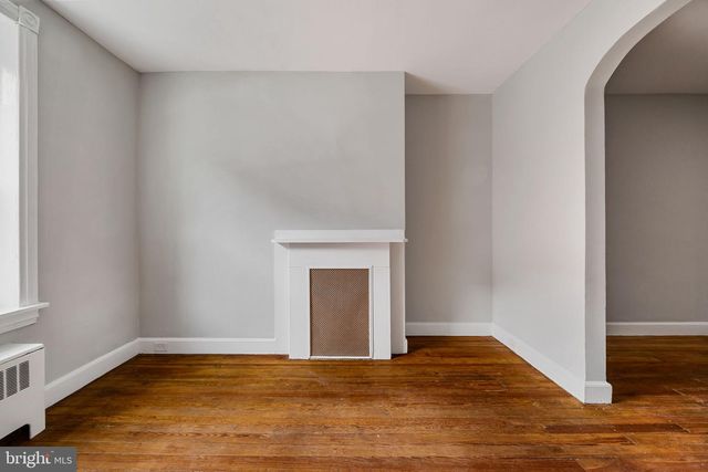 213 DAWSON ST, Philadelphia, PA 19128