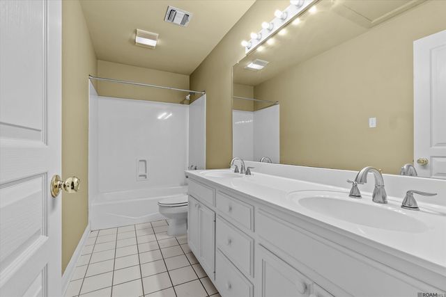 2168 Quail Oak Dr, Baton Rouge, LA 70808