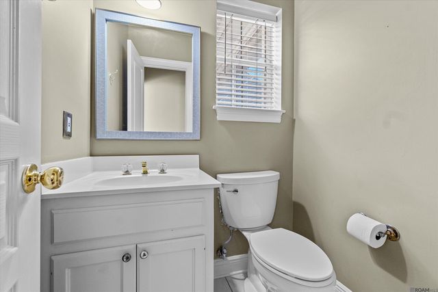 2168 Quail Oak Dr, Baton Rouge, LA 70808