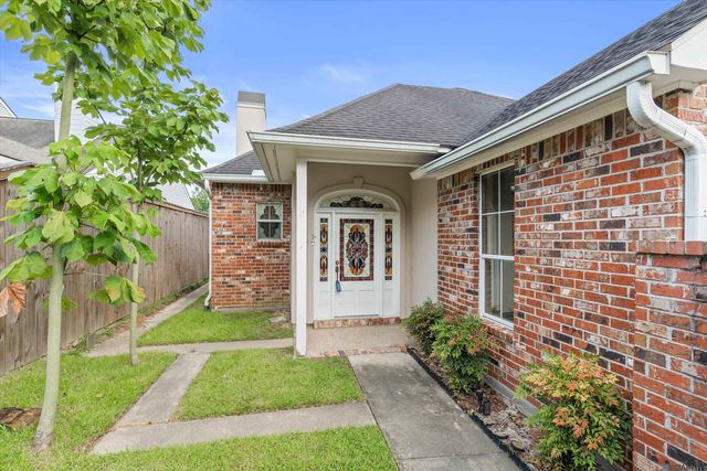 2168 Quail Oak Dr, Baton Rouge, LA 70808
