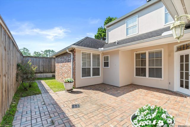 2168 Quail Oak Dr, Baton Rouge, LA 70808