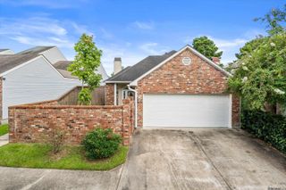 2168 Quail Oak Dr, Baton Rouge, LA 70808