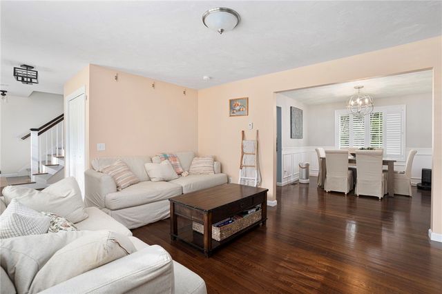 23 Clinton Avenue, Scituate, RI 02831