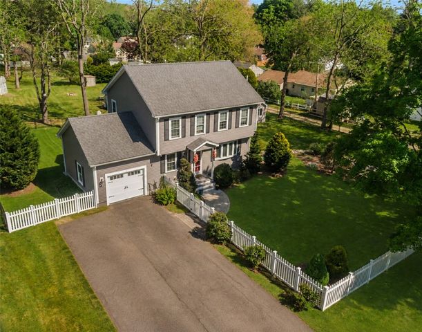 23 Clinton Avenue, Scituate, RI 02831