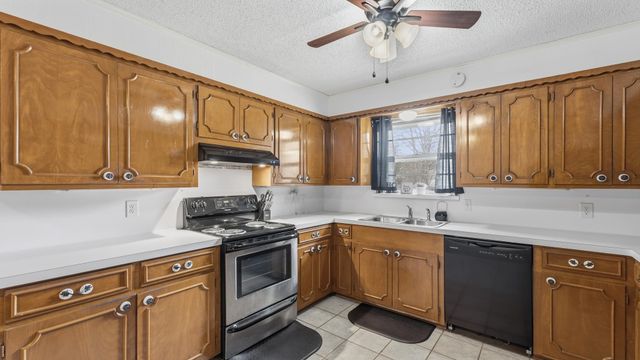 2903 Crestwood Ln, Kilgore, TX 75662