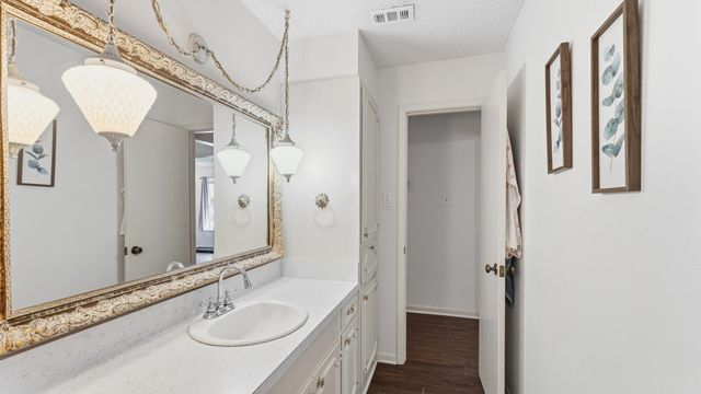 2903 Crestwood Ln, Kilgore, TX 75662