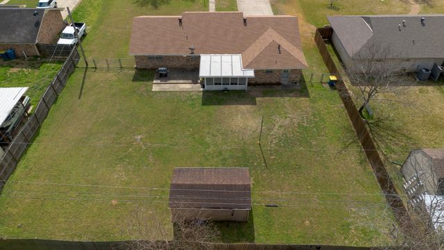 2903 Crestwood Ln, Kilgore, TX 75662