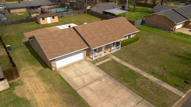 2903 Crestwood Ln, Kilgore, TX 75662