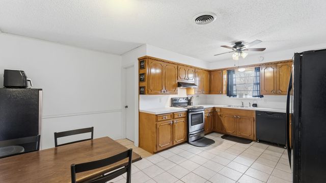 2903 Crestwood Ln, Kilgore, TX 75662