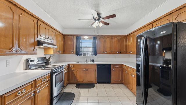 2903 Crestwood Ln, Kilgore, TX 75662