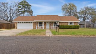 2903 Crestwood Ln, Kilgore, TX 75662