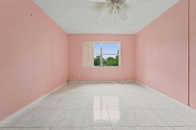 9641 SUNRISE LAKES Boulevard 208, Sunrise, FL 33322
