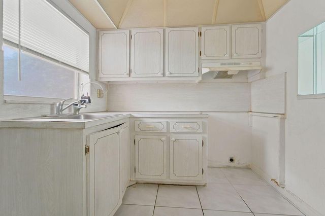 9641 SUNRISE LAKES Boulevard 208, Sunrise, FL 33322