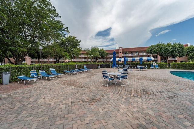 9641 SUNRISE LAKES Boulevard 208, Sunrise, FL 33322