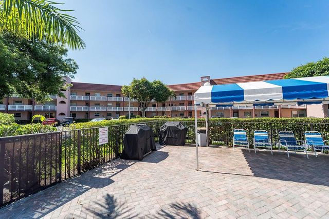 9641 SUNRISE LAKES Boulevard 208, Sunrise, FL 33322