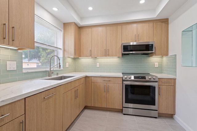 9641 SUNRISE LAKES Boulevard 208, Sunrise, FL 33322