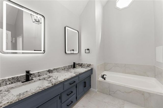 1413 S Sheridan Bridge Circle, Olathe, KS 66062