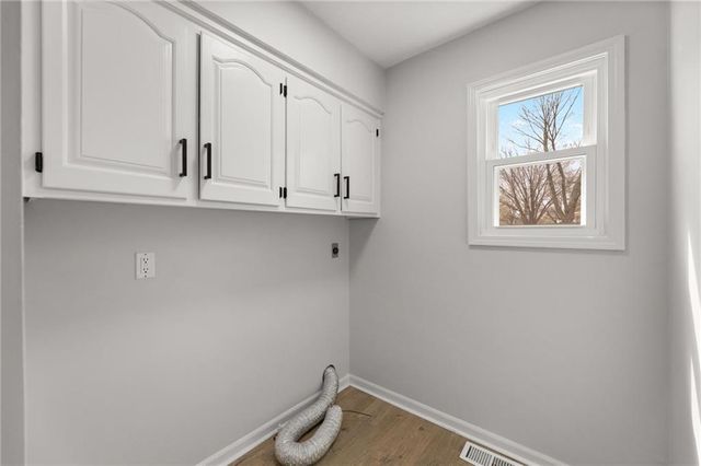 1413 S Sheridan Bridge Circle, Olathe, KS 66062