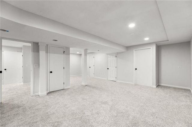 1413 S Sheridan Bridge Circle, Olathe, KS 66062