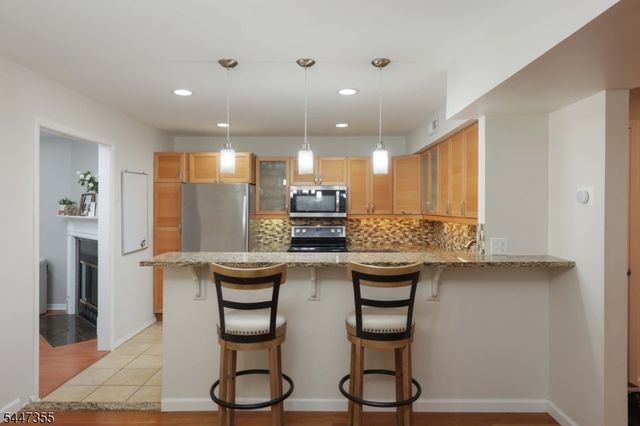 16 Yarmouth Ct, Scotch Plains Twp., NJ 07076