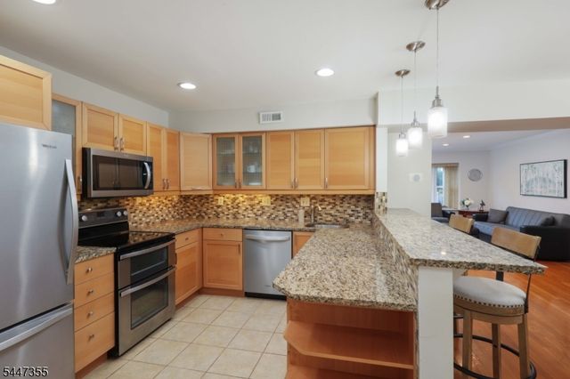16 Yarmouth Ct, Scotch Plains Twp., NJ 07076