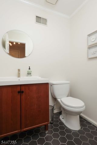 16 Yarmouth Ct, Scotch Plains Twp., NJ 07076