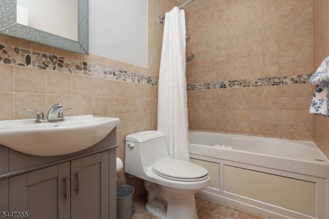 16 Yarmouth Ct, Scotch Plains Twp., NJ 07076