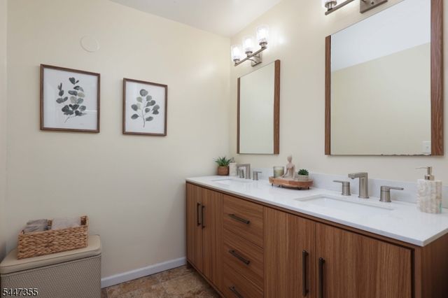 16 Yarmouth Ct, Scotch Plains Twp., NJ 07076