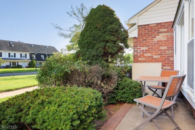 16 Yarmouth Ct, Scotch Plains Twp., NJ 07076