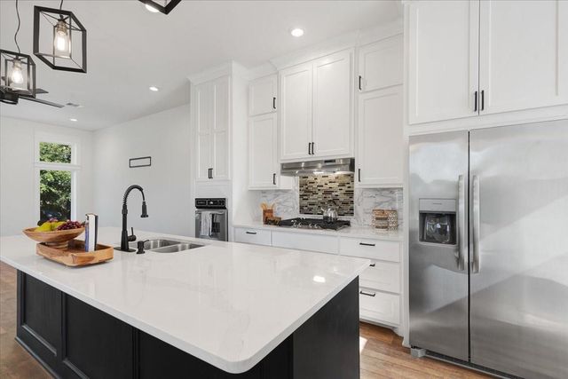 6725 Saint Augustine Street, Houston, TX 77021