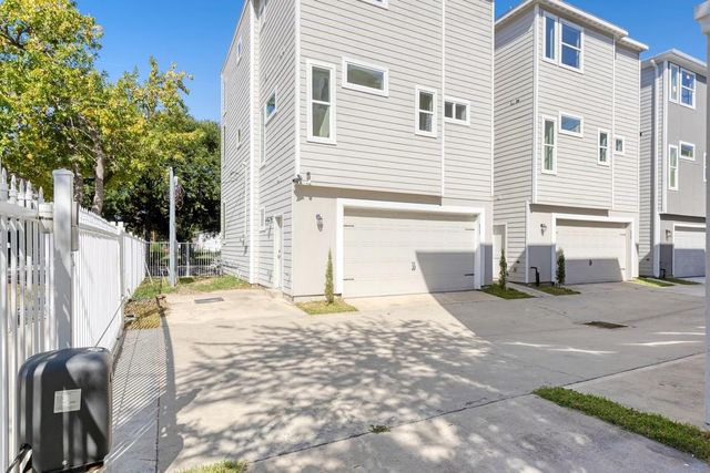 6725 Saint Augustine Street, Houston, TX 77021