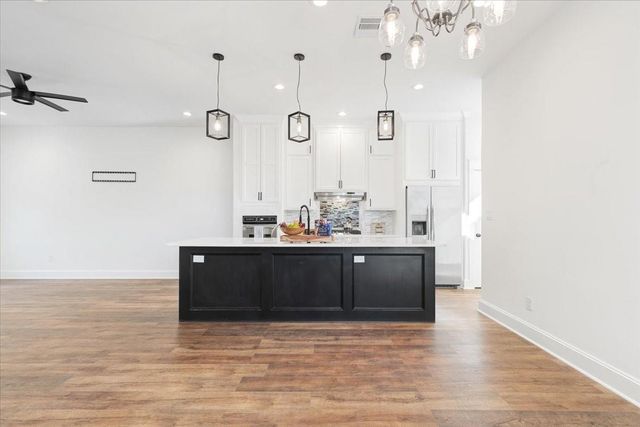 6725 Saint Augustine Street, Houston, TX 77021