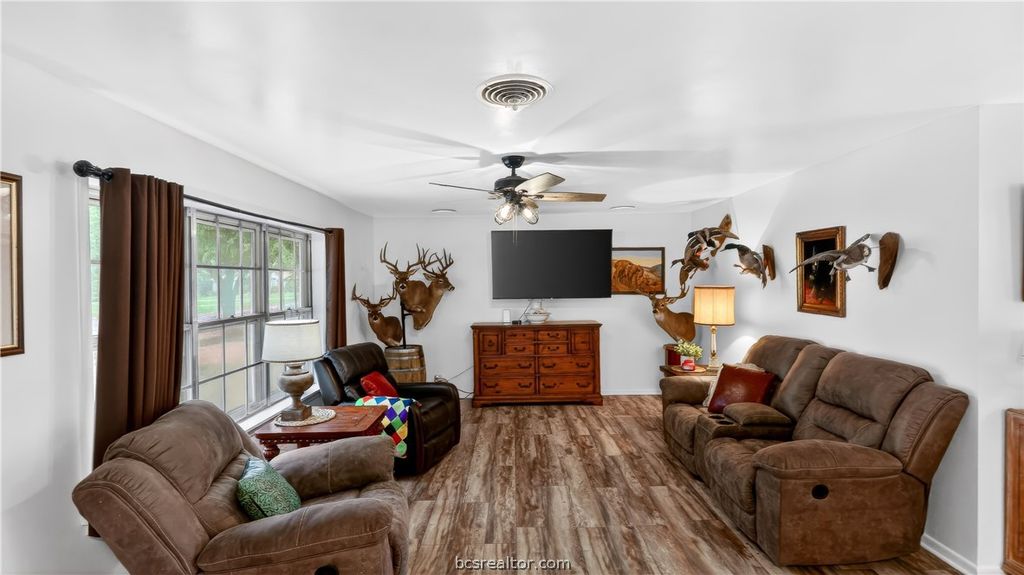 405 North Main Street, Franklin, TX 77856 — photo 5
