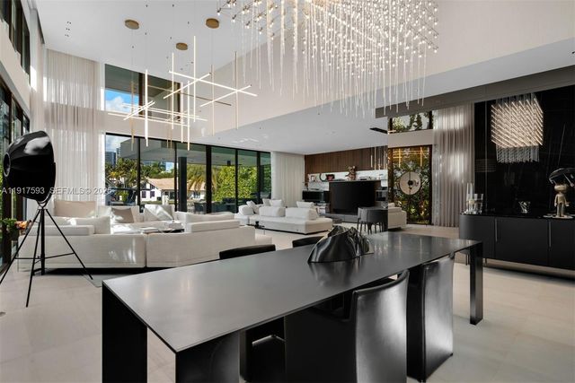 342 S Parkway, Golden Beach, FL 33160