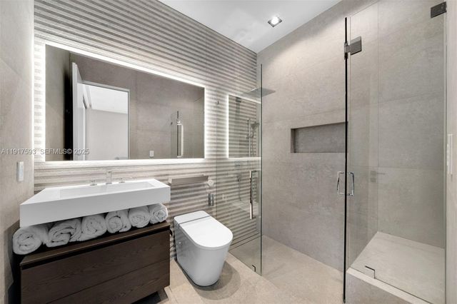 342 S Parkway, Golden Beach, FL 33160