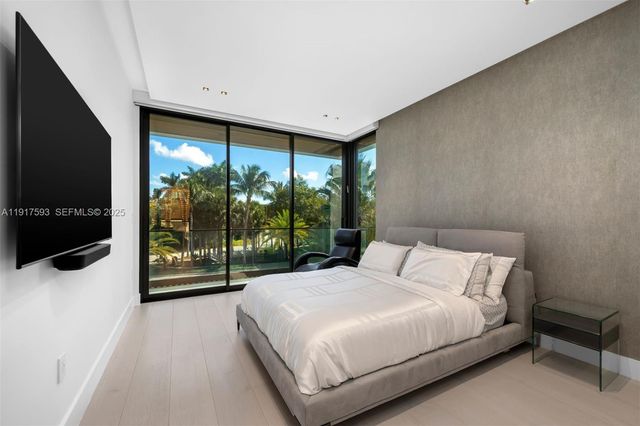 342 S Parkway, Golden Beach, FL 33160